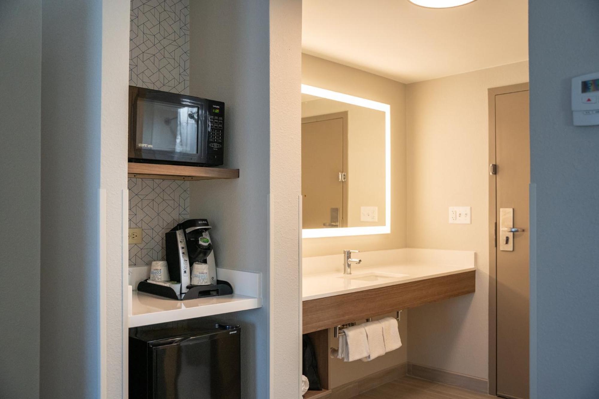 Holiday Inn Express Frazer - Malvern By Ihg Экстерьер фото