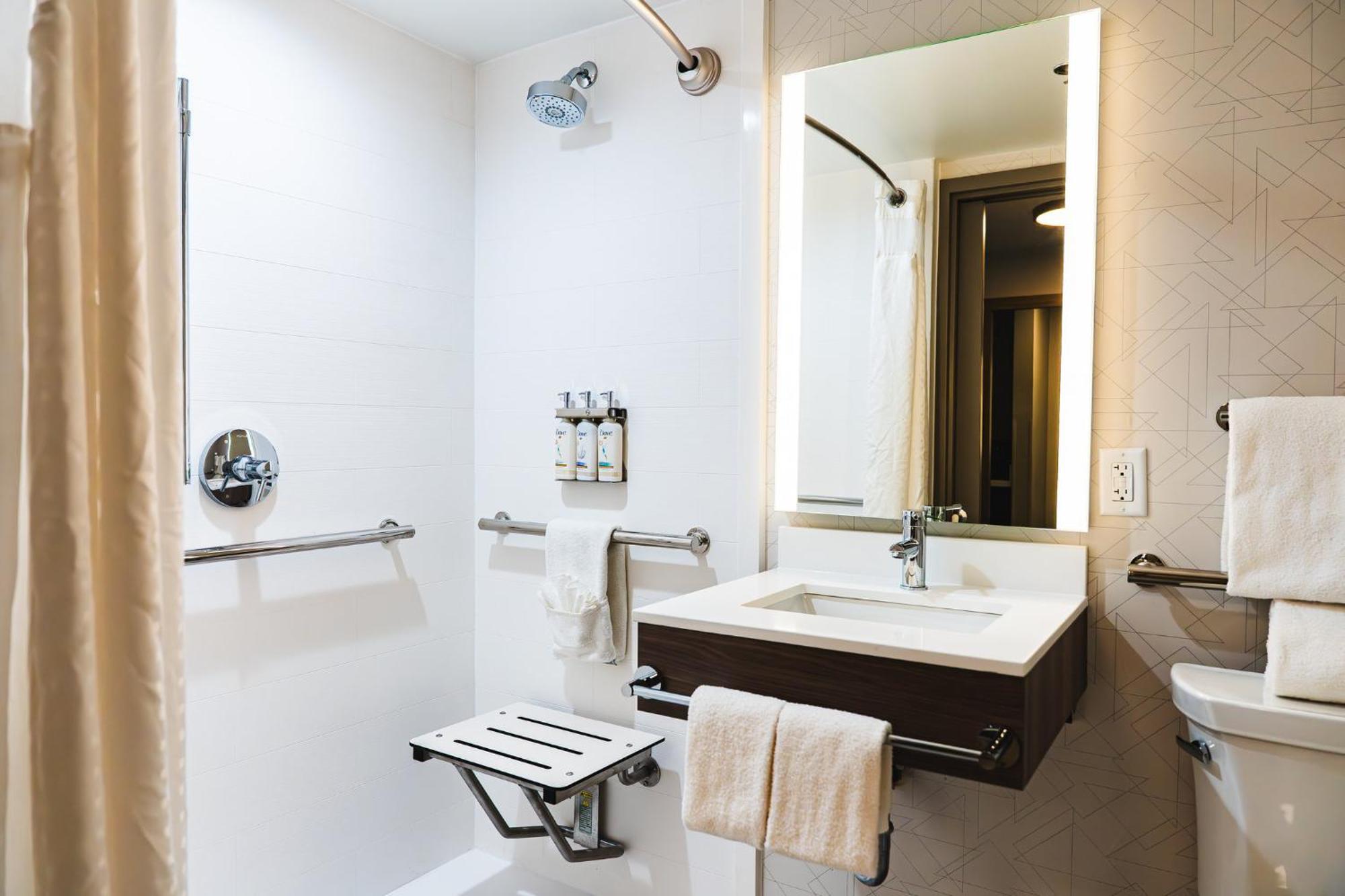 Holiday Inn Express Frazer - Malvern By Ihg Экстерьер фото