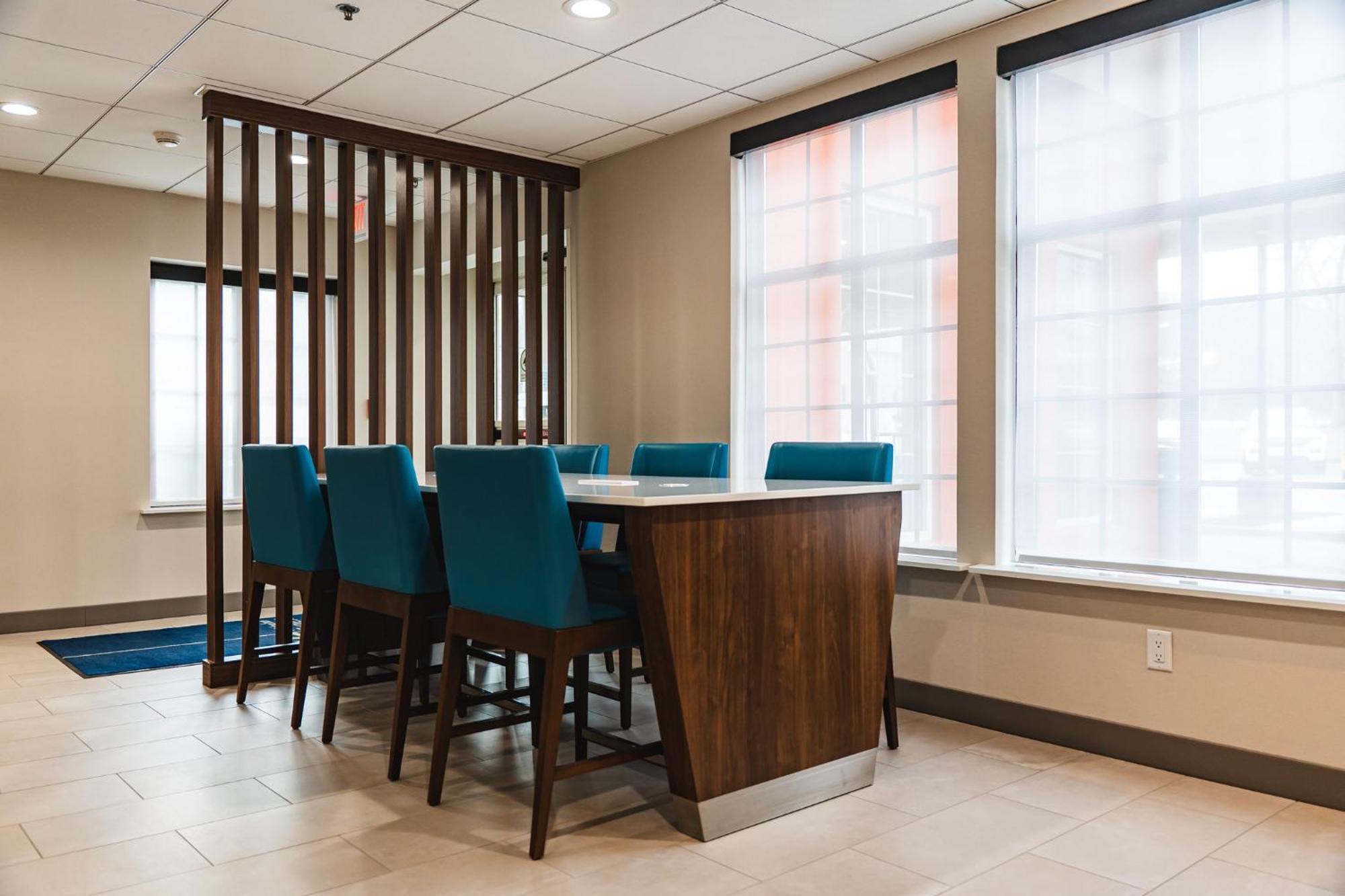 Holiday Inn Express Frazer - Malvern By Ihg Экстерьер фото